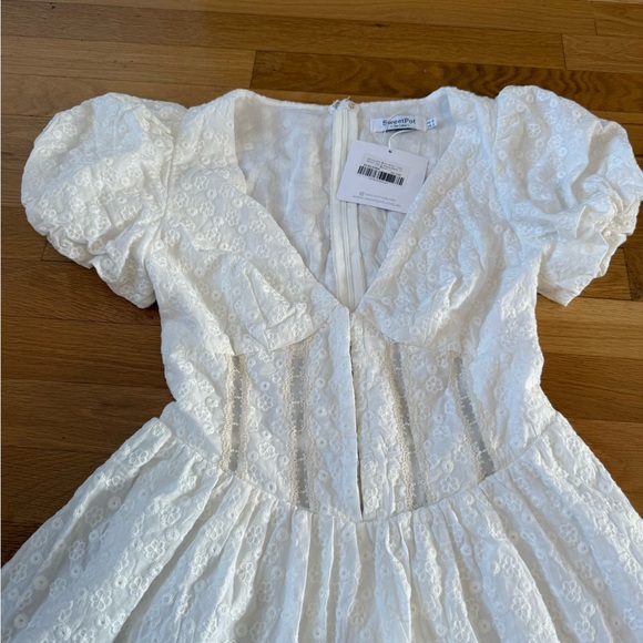 NWT SweetPot The Label White Eyelet Lace Mini Dress Puff Sleeve Bridal Size 2 - Picture 7 of 14
